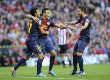 Alexis, Jordi Alba y Pedro celebran el 1-2.