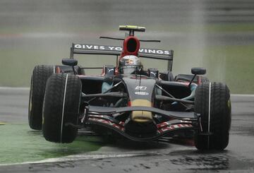 Desde el GP de Hungría de ese mismo 2007 corre en Toro Rosso, donde sustituye a Scott Speed. Un año después, en el GP de Italia de 2008 logra su primera victoria en la F1 con el coche filial de Red Bull. En una clasificación pasada por agua, el alemán consigue la pole y en la salida del domingo, lanzada tras el coche de seguridad por la lluvia, mantiene la primera posición por delante del McLaren de Heikki Kovalainen. Con veintiún años, dos meses y once días se convierte en el ganador más joven en la historia de la F1.