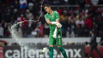 Raúl Gudiño, durante el partido de Chivas en contra del Toluca de la Jornada 13