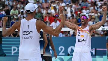 Herrera y Gavira conquistan la Torre Eiffel con París en contra