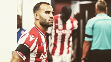 El futbolista Jesé Rodríguez antes de saltar al campo con el Stoke City.