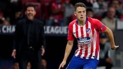 Santiago Arias durante un partido con Atlético de Madrid.