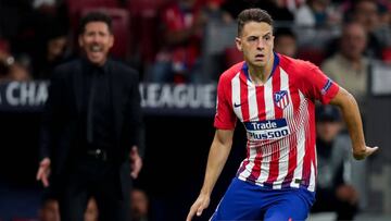 Santiago Arias durante un partido con Atlético de Madrid.