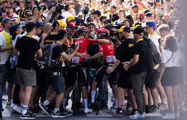 Kevin Vauquelin, ganó su primera etapa en un Tour de Francia gracias al trabajo de su compañero Cristian Rodríguez. Esto dijo el francés al terminar la etapa: “Quiero dar las gracias a mi compañero Cristian Rodríguez, que dio muchísimos relevos para mantener vivo el ritmo de la escapada y controló muy bien atrás cuando yo iba en cabeza en solitario. Fue muy importante”.