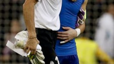 Iker Casillas y Buffon.