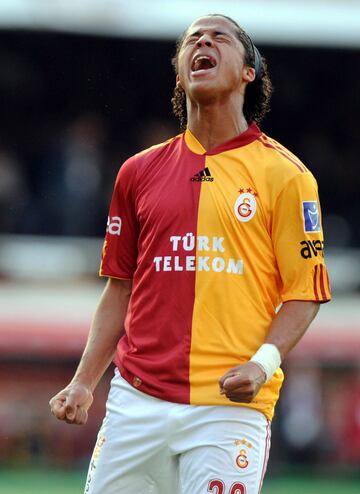 En 2010, Giovani dos Santos dejó al Tottenham por el Galatasaray.