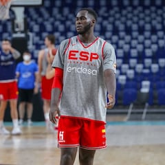 Garuba: "Voy a dar todo mi trabajo para estar entre los doce"