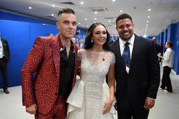 Robbie Williams, Aida Garifullina y Ronaldo  