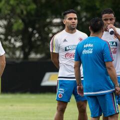 Todos juntos: Pékerman + 26 por la clasificación