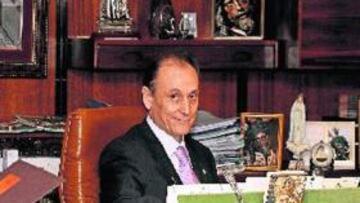 <b>LOPERA YA LO ANUNCIÓ. </b>El consejero delegado del Betis ya dijo que si su entrenador se lo pedía, buscaría un nuevo refuerzo. Ya tiene gente trabajando en este cometido.