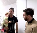 Bonito gesto de Messi y Suárez con Joan Capdevila y su hijo
