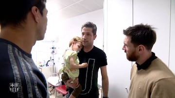 Messi & Suárez bump into ex-Spain player Capdevila and sick daughter on hospital visit