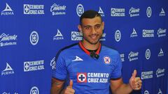 Cruz Azul's new signing Greek forward Giorgos GIakoumakis poses for pictures during his presentation in Mexico City on June 17, 2024. Giakoumakis, 29, will be the first Greek player to play in the first division of Mexican soccer. (Photo by Victor Cruz / AFP)