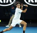 Federer gana con comodidad y se mete en segunda ronda