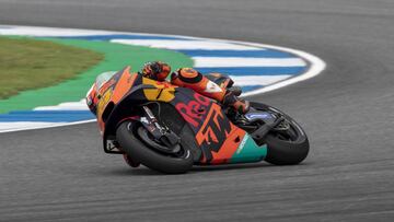 Pol con su KTM en Tailandia.