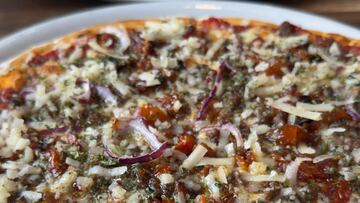 El restaurante más ‘canalla’ de Madrid donde puedes montar tu propia pizza desde 9,5€