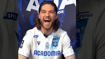 Sierralta llega a Francia y sorprende con esto: “Ramos, Van Dijk, Medel...”