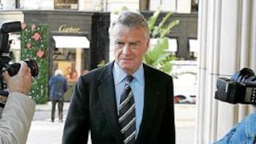 <b>EN LA CUERDA FLOJA. </b>Mosley tiene ante él una difícil decisión.