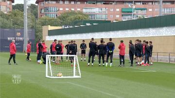 El Barcelona completó el entrenamiento con el filial