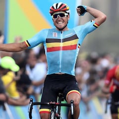 Van Avermaet caps heady summer with gold