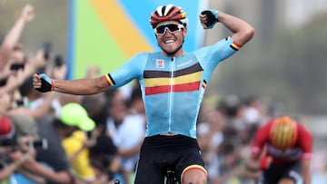 Van Avermaet caps heady summer with gold