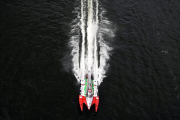 Shaun Torrente de los EE. UU. y del equipo Abu Dhabi en la acción durante la práctica libre para el campeonato mundial F1H2O UIM Powerboat Londres.