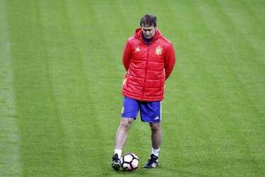 Lopetegui: "Aduriz is an example for everyone"