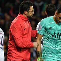 Golpean en la cabeza a Keylor Navas con una botella