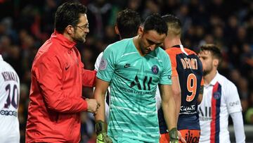 El portero del PSG sufrió una agresión mientras se desarrollaba el juego contra el Montpellier. Keylor recibió un botellazo en la cabeza al defender su arco.