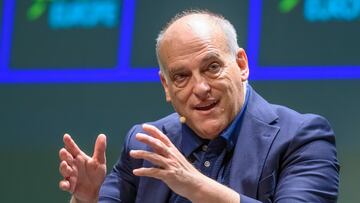 SEVILLA, 20/09/2023.- El presidente de LaLiga, Javier Tebas, participa en el Congreso Mundial de Fútbol "World Football Summit 2023" que se celebra este miércoles y jueves en el Palacio de Congresos de Sevilla con la asistencia prevista de más de 2.500 profesionales de la industria futbolística. EFE/ Raúl Caro