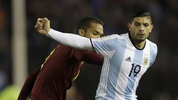 Banega, durante el encuentro contra Venezuela.