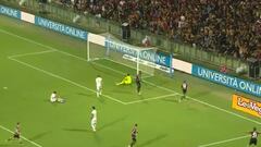 Diego Valencia enloqueció con su primer gol en Italia: ¡cabezazo espectacular!