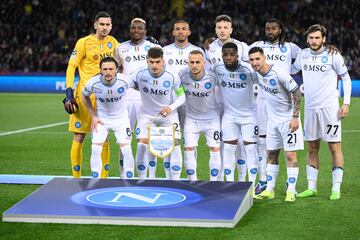 Equipo inicial del Nápoles. Alex Meret, Victor Osimhen, Juan Jesus, Amir Rrahmani, André-Frank Zambo Anguissa,  Khvicha Kvaratskhelia, Giovanni Di Lorenzo, Stanislav Lobotka, Hamed Traoré y Mário Rui.