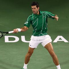 Djokovic barre Khachanov y mantiene el número uno