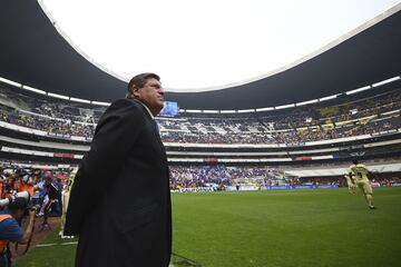 Los grandes Clásicos se desarrollarán en tres jornadas, con dos duelos en cada una. Primero sucederá en la J9, con el Clásico Tapatío y el Clásico Capitalino. Después en la J12, en la que el Clásico Regio y el Clásico Nacional acapararán las miradas. Y posteriormente en la J13 con el Clásico Joven y el Chivas vs Pumas.