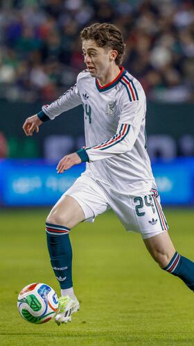 Orbelín Pineda elogia el trabajo de Quiñones y Brian Gutierrez