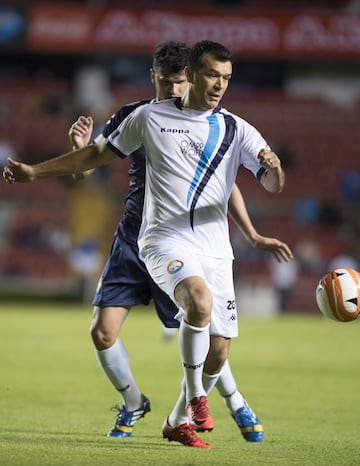 El Estadio Corregidora reunió a grandes ex Estrellas de América y de Europa, por ello te presentamos las mejores imágenes que dejó este duelo.