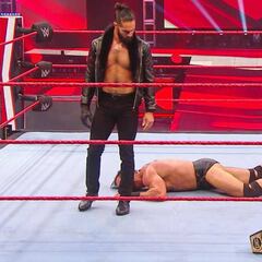 Rollins ataca a McIntyre para reclamar un lugar por el título