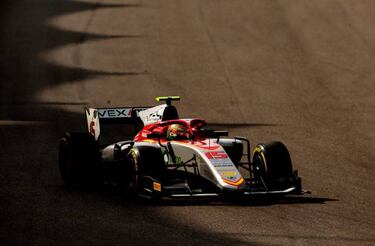 Merhi saca petróleo: podio