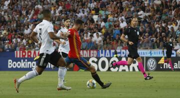 1-0. Fabián Ruiz marcó el primer gol.