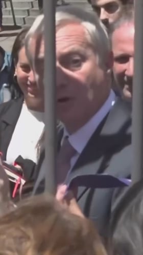 Kast se encuentra con la prensa argentina afuera de la Casa Rosada y esto ocurre: tenso momento