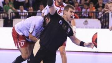 <b>PIVOTE. </b>Aguinagalde, implacable en los seis metros.