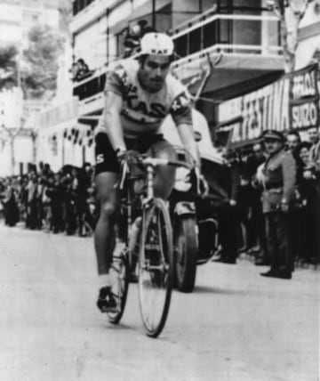En 1960 ganó el Campeonato de España en Ruta para independientes y una etapa de la Volta a Cataluña. 
