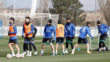 Isco, primero por la izquierda, no viaja a Londres.