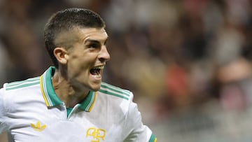 Mancini celebra el segundo gol al Niza en la jornada 1 de la Europa League.