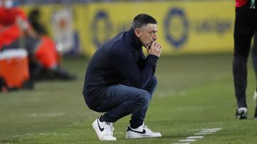 Garc&iacute;a Pimienta, entrenador de Las Palmas, en el partido contra el Burgos.