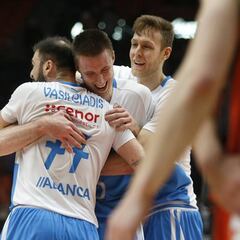 El Obradoiro sorprende y logra su primera victoria en La Fonteta