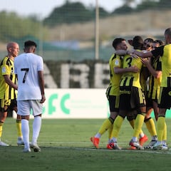 Iván Azón salva otra vez al Zaragoza