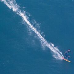 Despiertan las olas gigantes de Nazaré tras 7 meses de calma