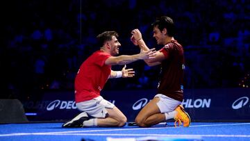 Sanz y Nieto celebran la gran sorpresa.